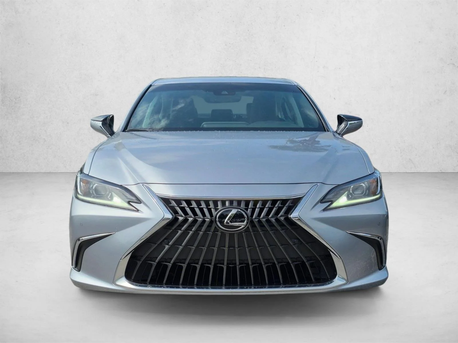 Certified Used 2025 Iridium Lexus  image 2