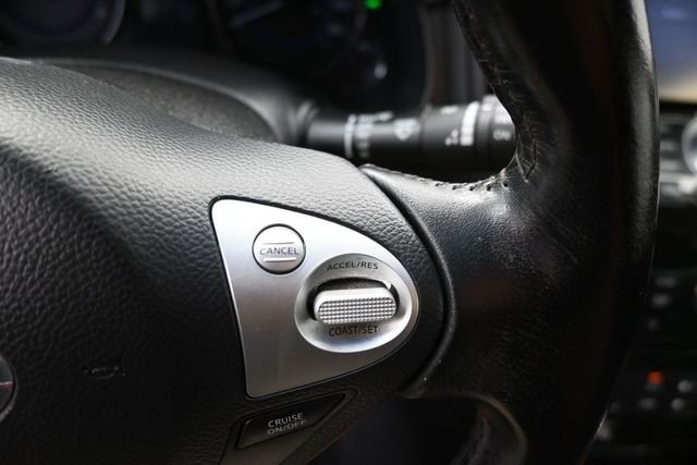 Used 2016 Black INFINITI Base image 28