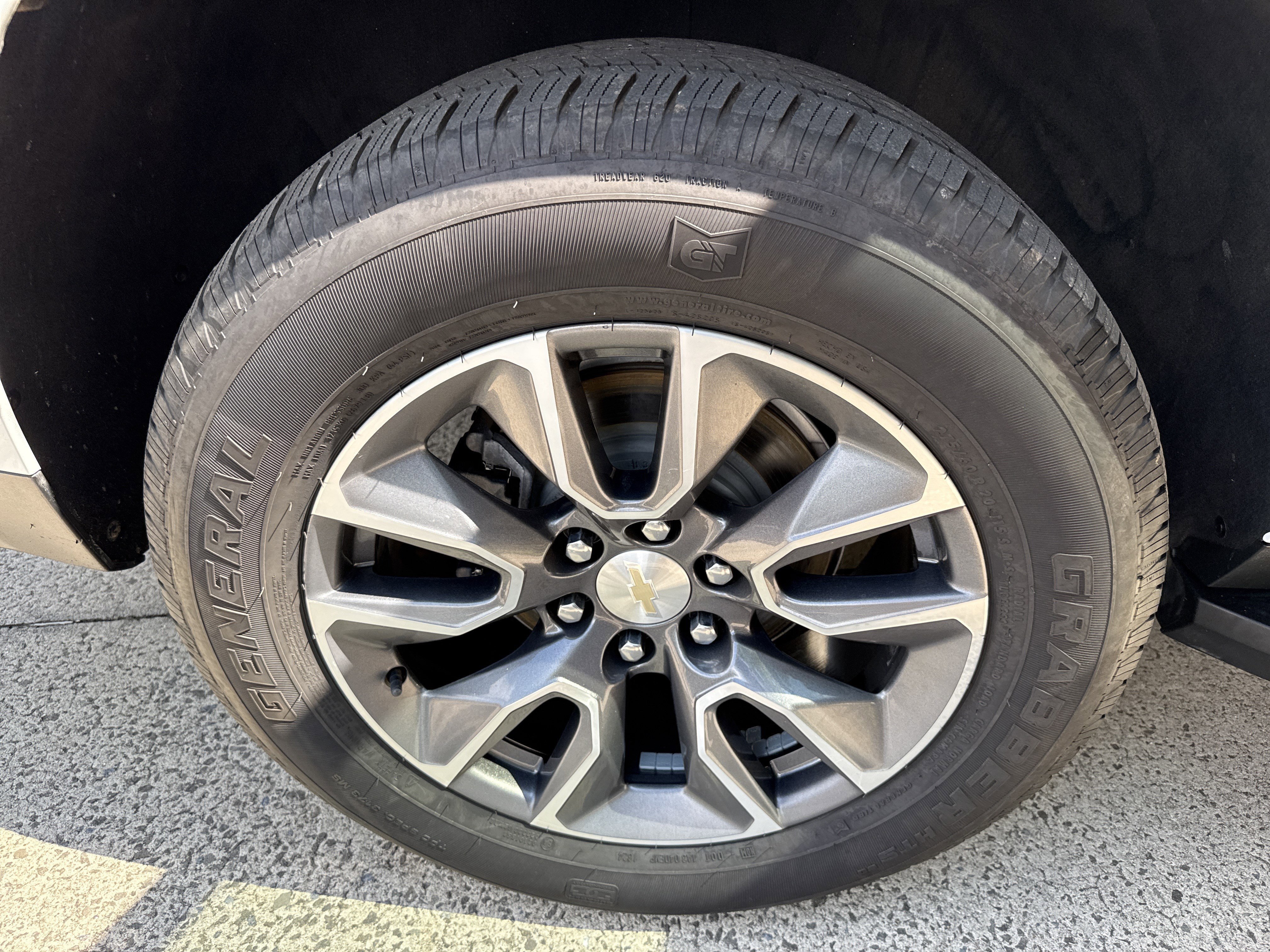 Used 2022 Summit White Chevrolet LT image 17