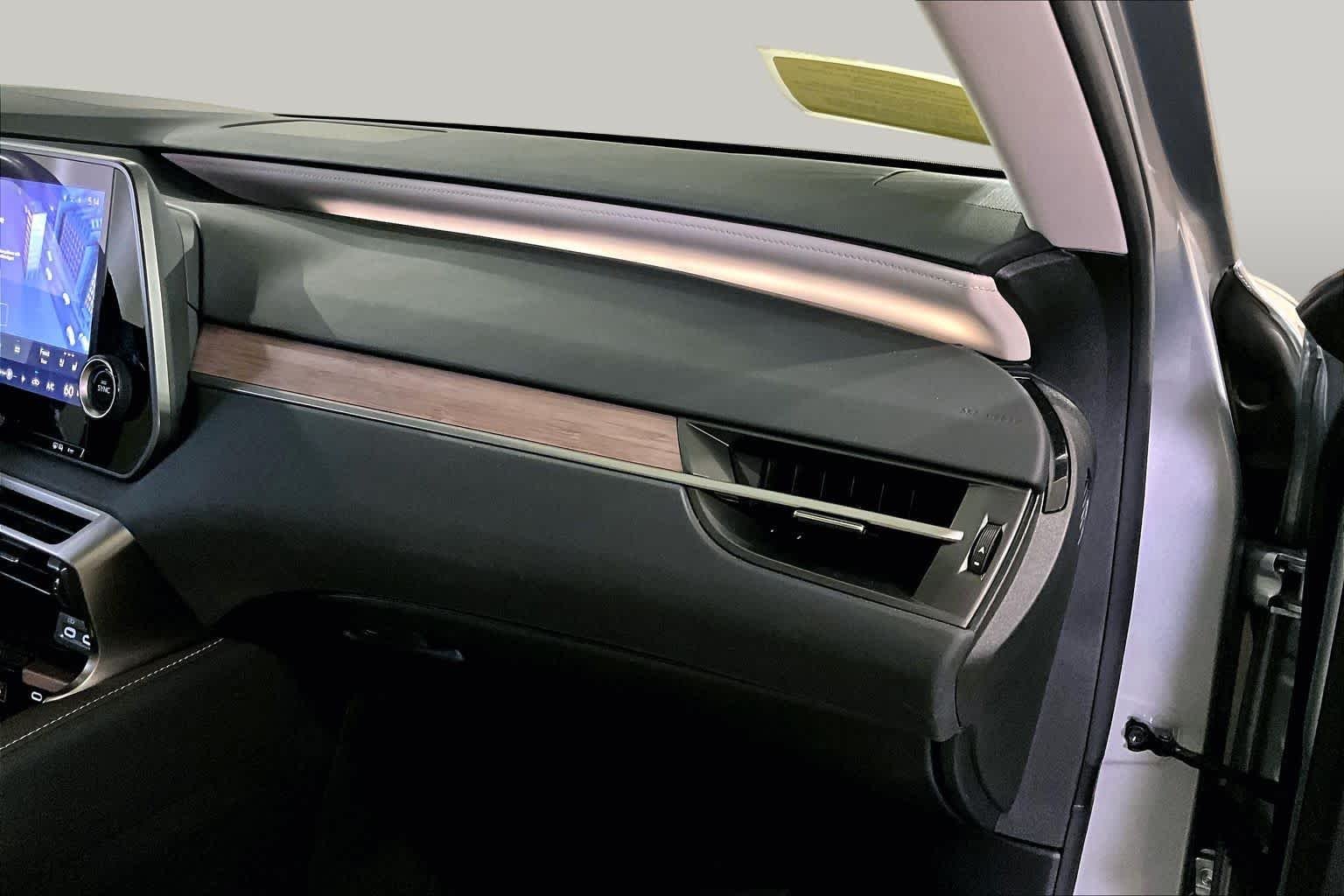 Used 2024 Iridium Lexus Premium image 29