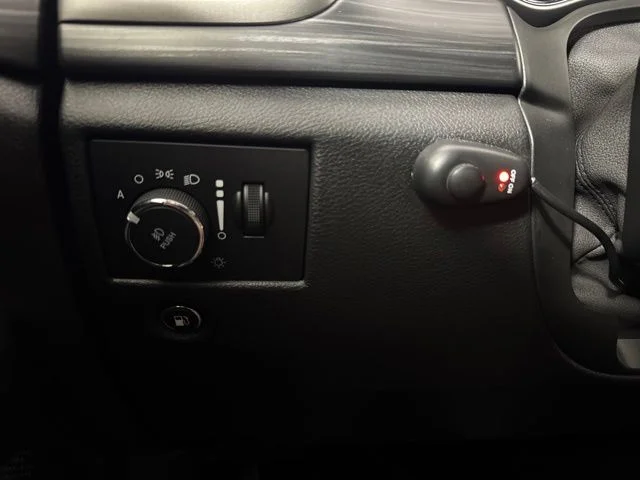 Used 2020 Billet Silver Metallic Jeep Laredo image 20