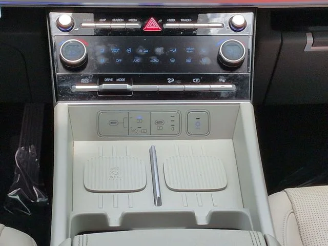 Certified Used 2025 White Hyundai Limited image 19