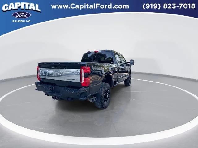 Used 2025  Ford King Ranch image 8