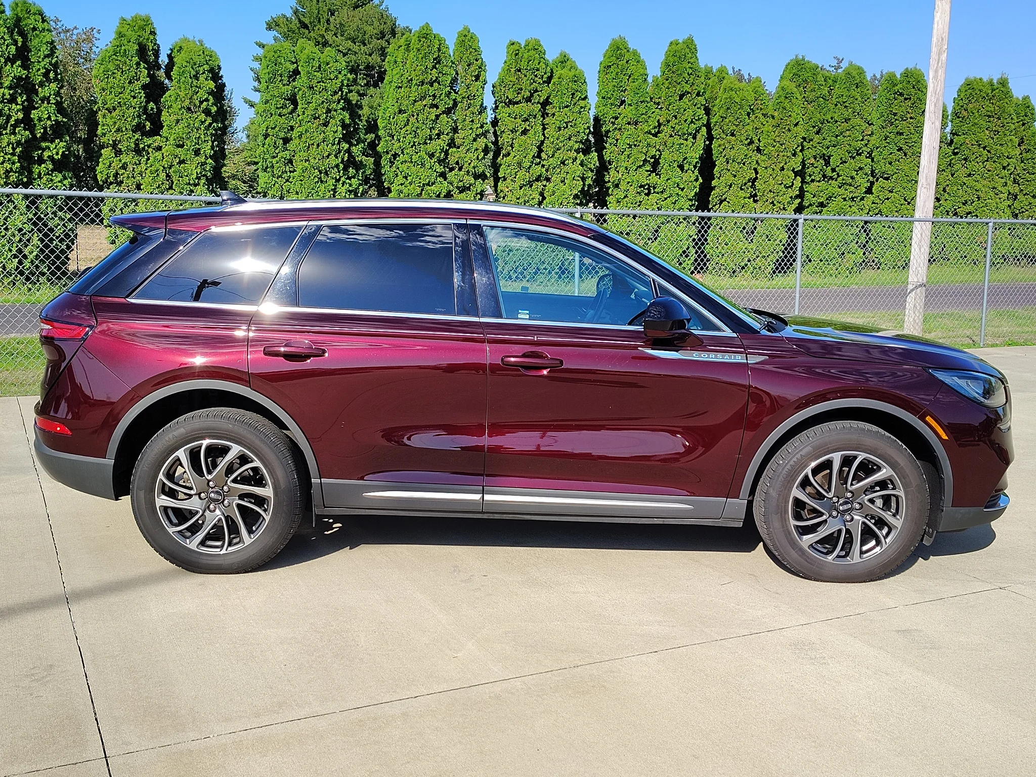 Used 2020 Burgundy Velvet Lincoln  image 3