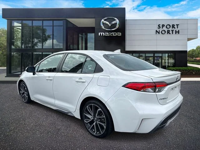 Used 2020 White Toyota SE image 5