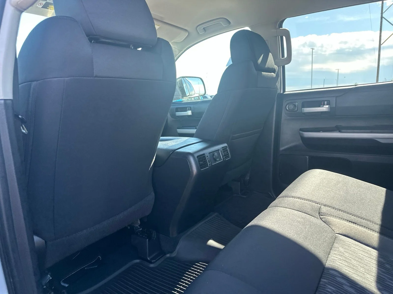 Used 2020 White Toyota SR5 image 21
