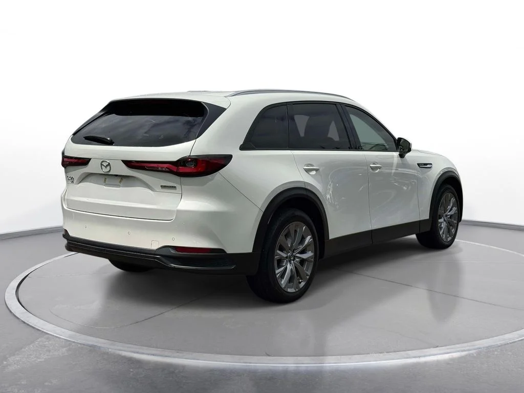 Certified Used 2026 White Mazda 3.3 Turbo Preferred image 9