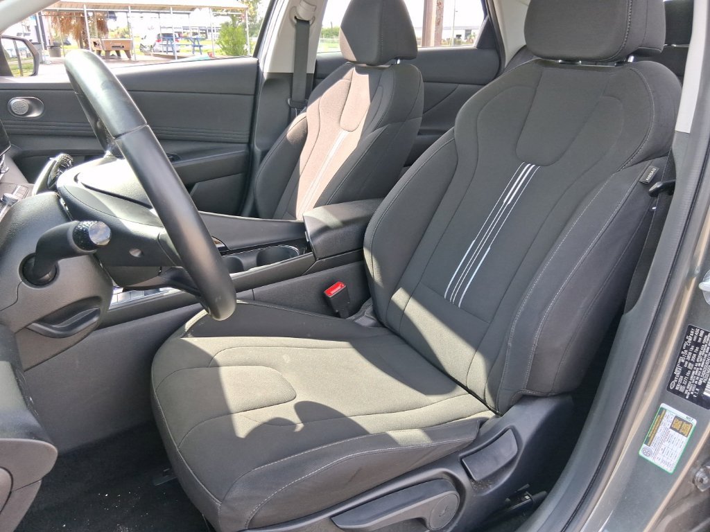 2025 Hyundai Elantra SEL - Photo 10