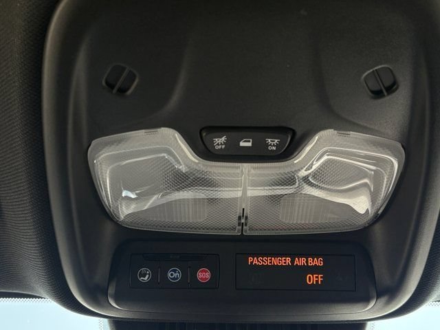 Used 2025 Sterling Metallic GMC Elevation image 25