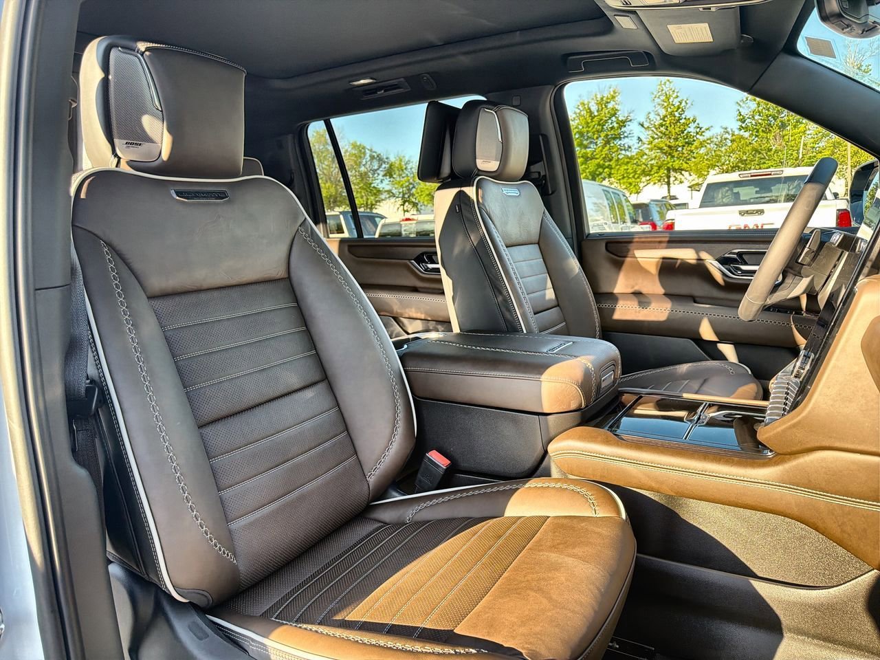 2026 GMC Yukon XL Denali Ultimate - Photo 23