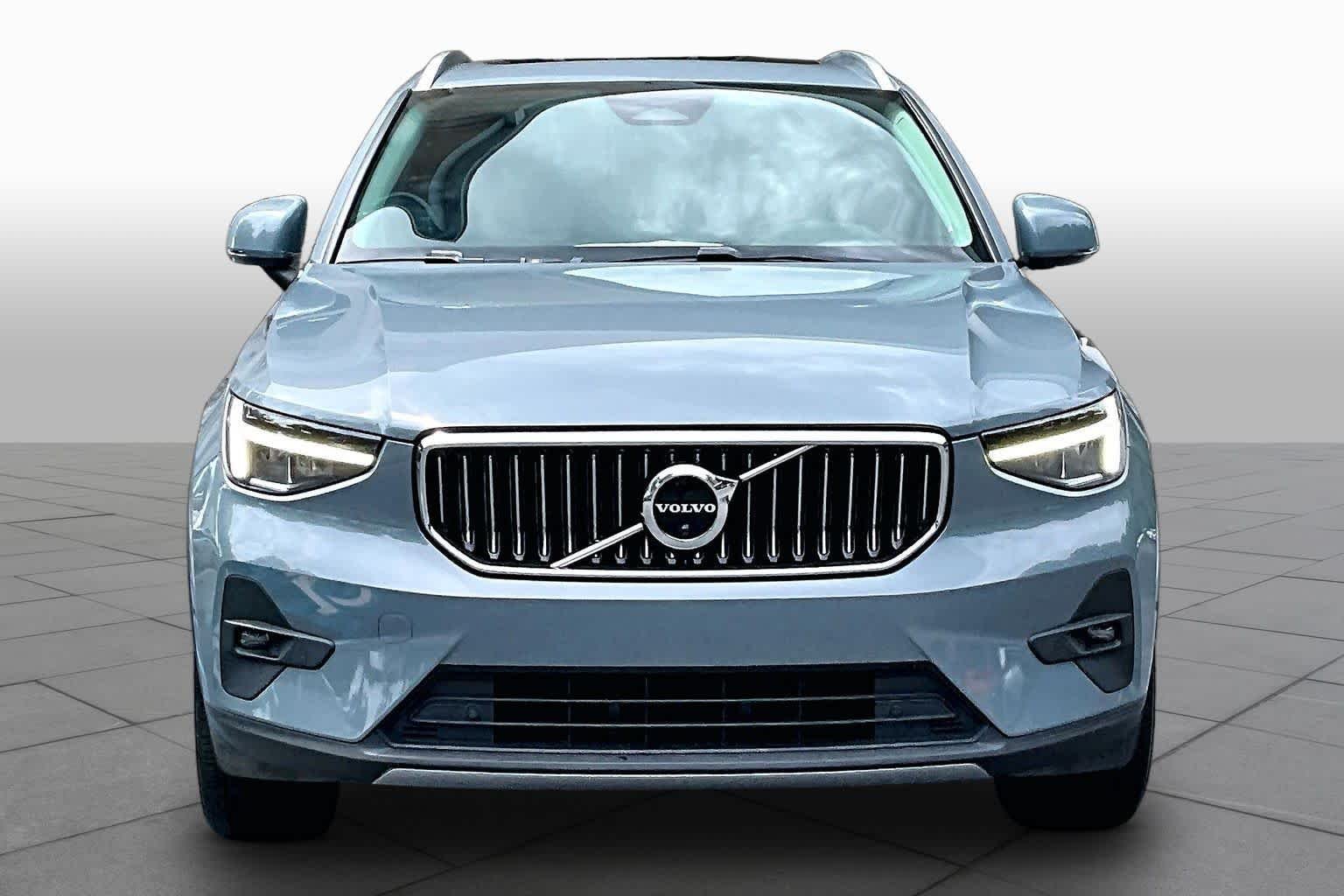 Used 2023  Volvo Plus Bright Theme image 4