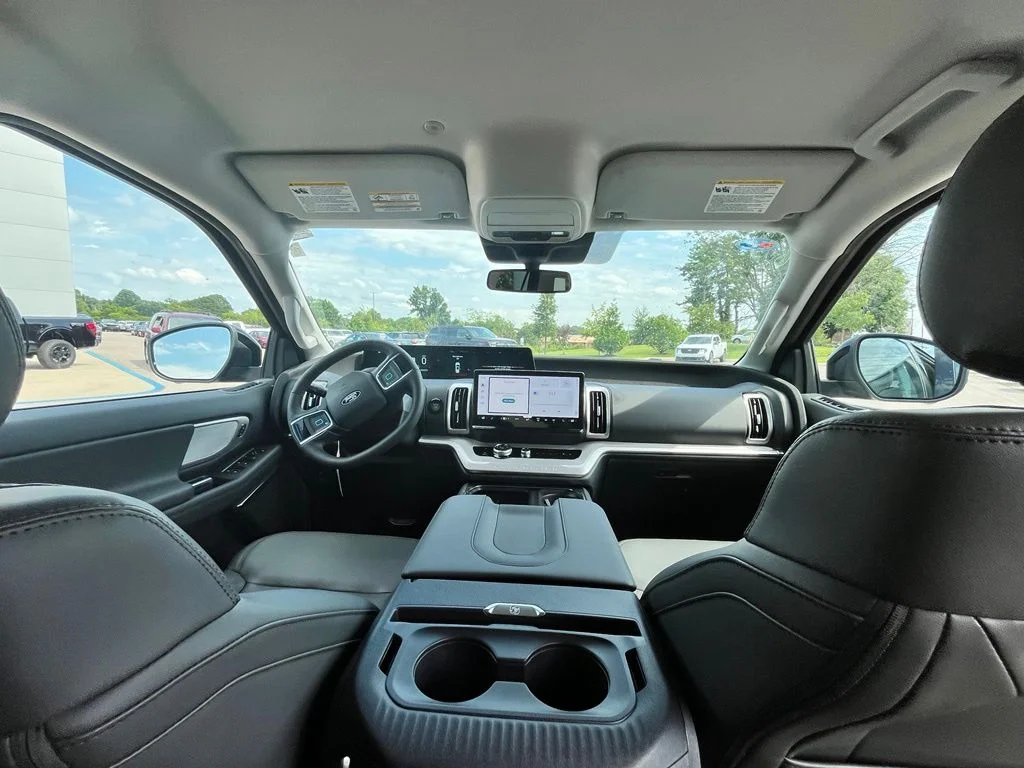 New 2027 Black Ford Active image 13