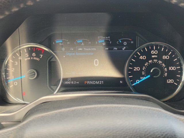 Used 2015 White Ford Lariat image 28