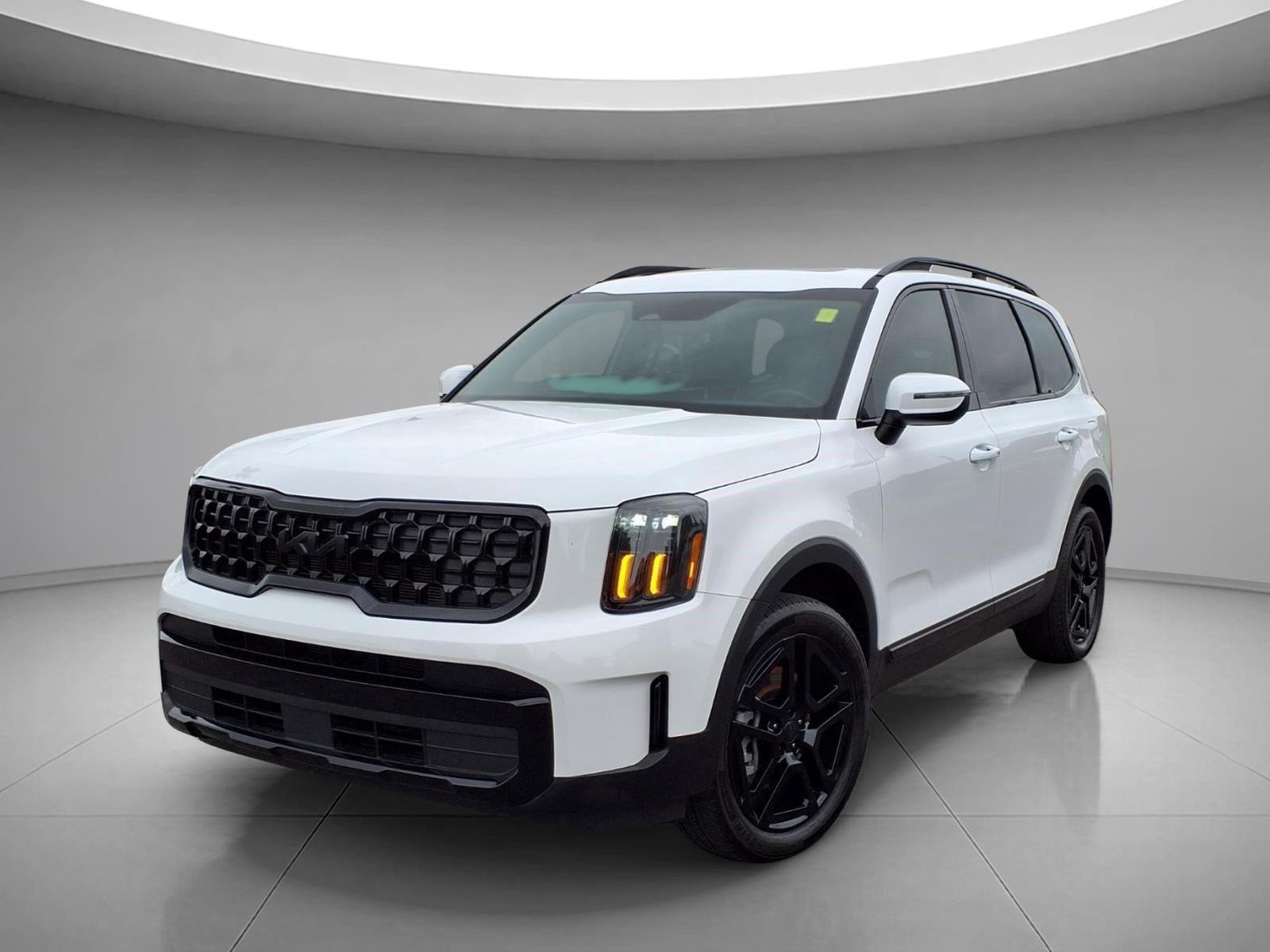 Used 2025 Glacial White Pearl Kia EX X-Line image 1
