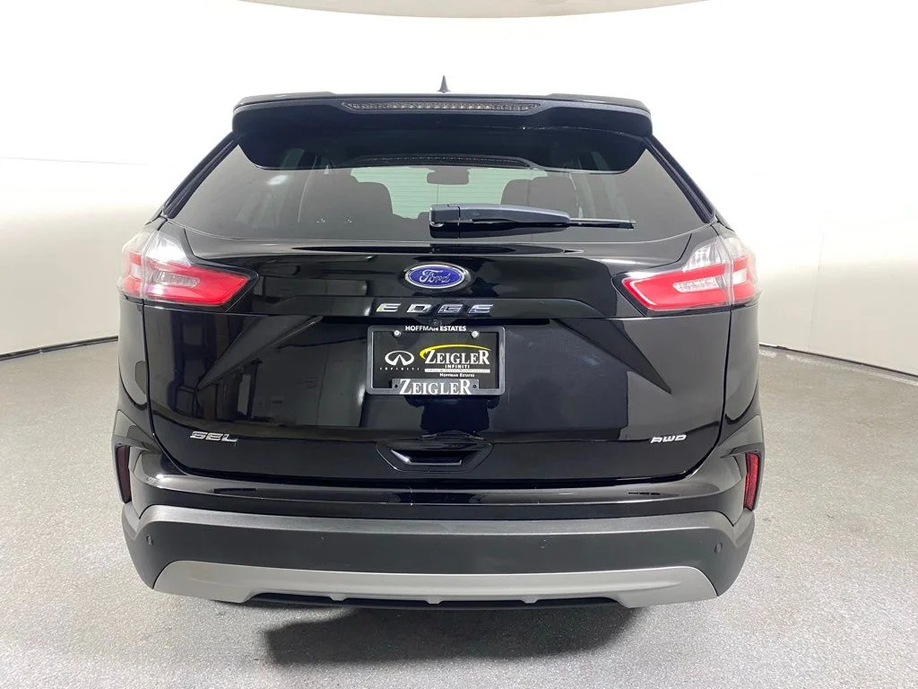 Used 2022 Black Ford SEL image 6