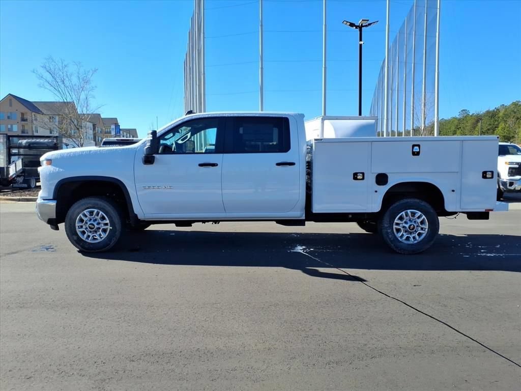 New 2026 Summit White Chevrolet WT image 30