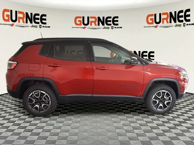 New 2026 Red Hot Pearl-Coat Exterior Paint Jeep Trailhawk image 2