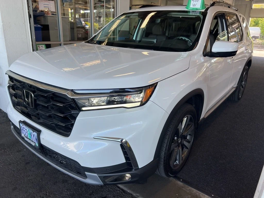 2025 Honda Pilot Elite AWD's photo