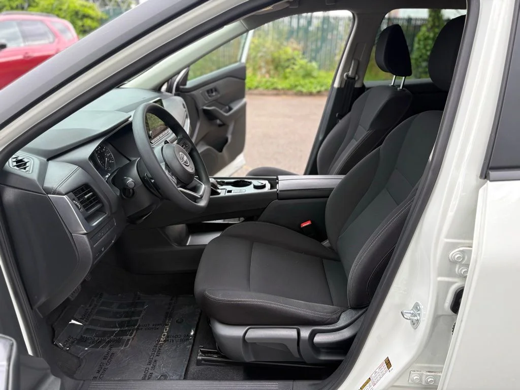 Used 2024 White Nissan S image 10