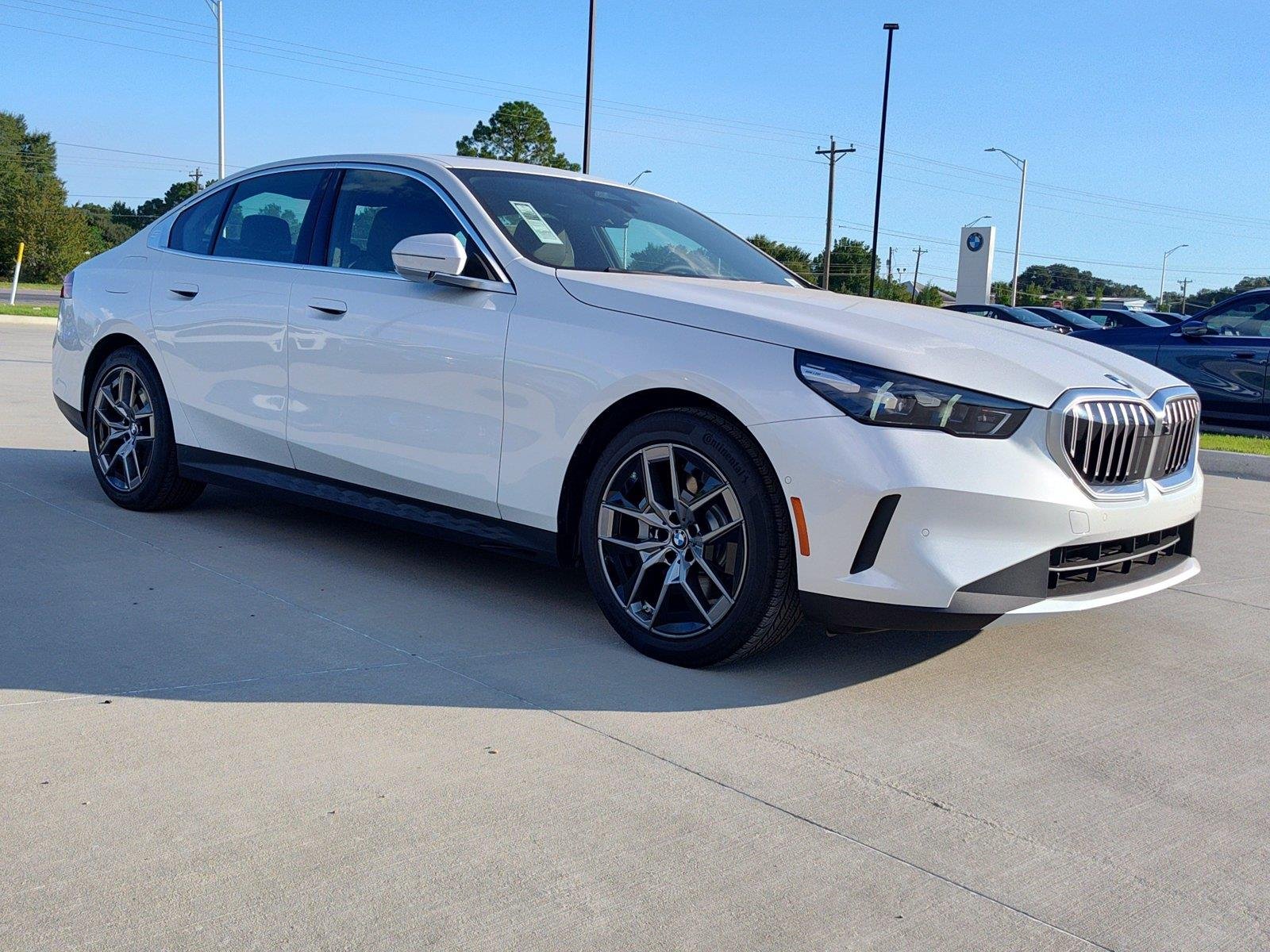 New 2027 Mineral White Metallic BMW 530i image 5