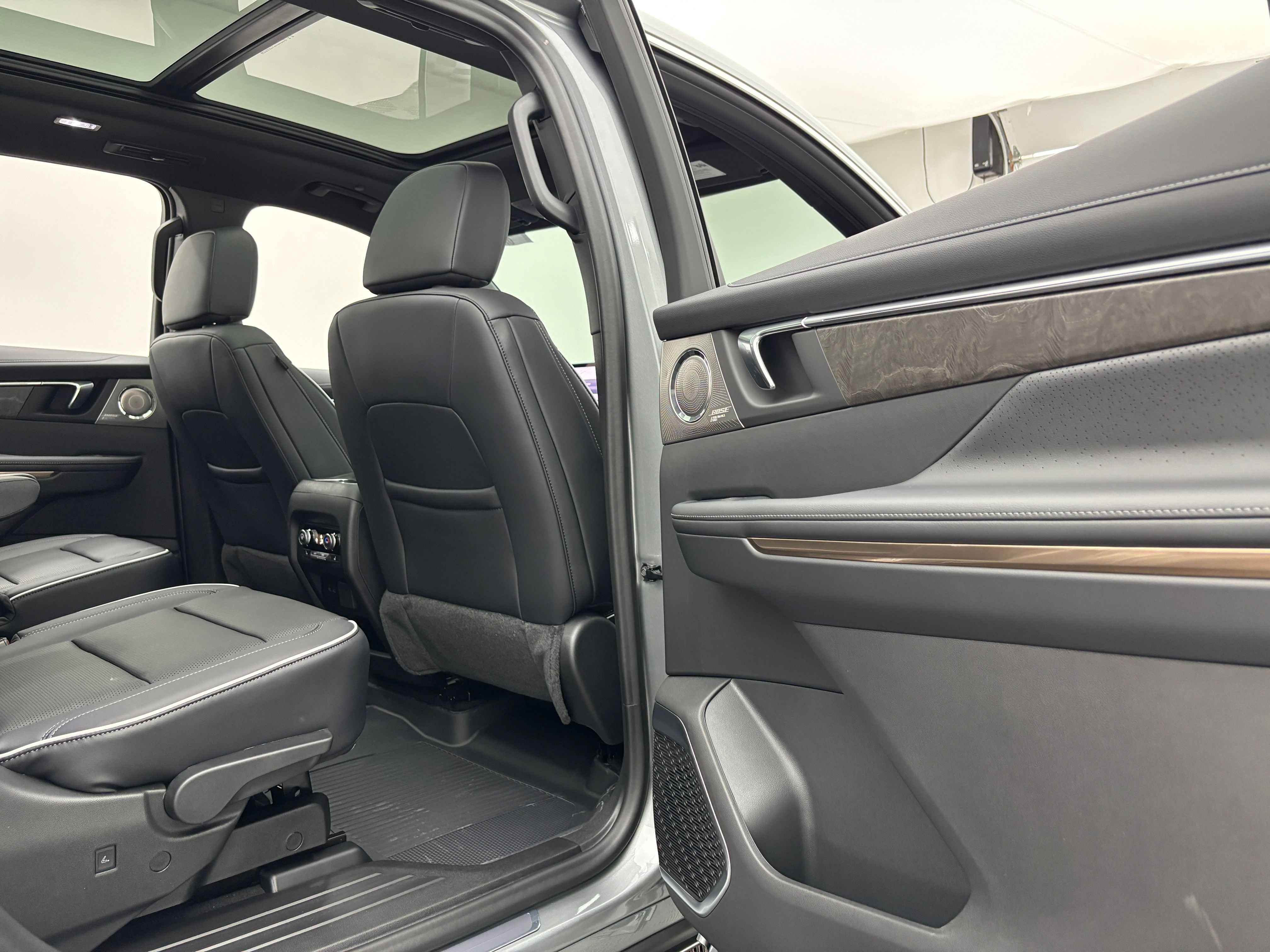New 2026 Moonstone Gray Metallic Buick Avenir image 41