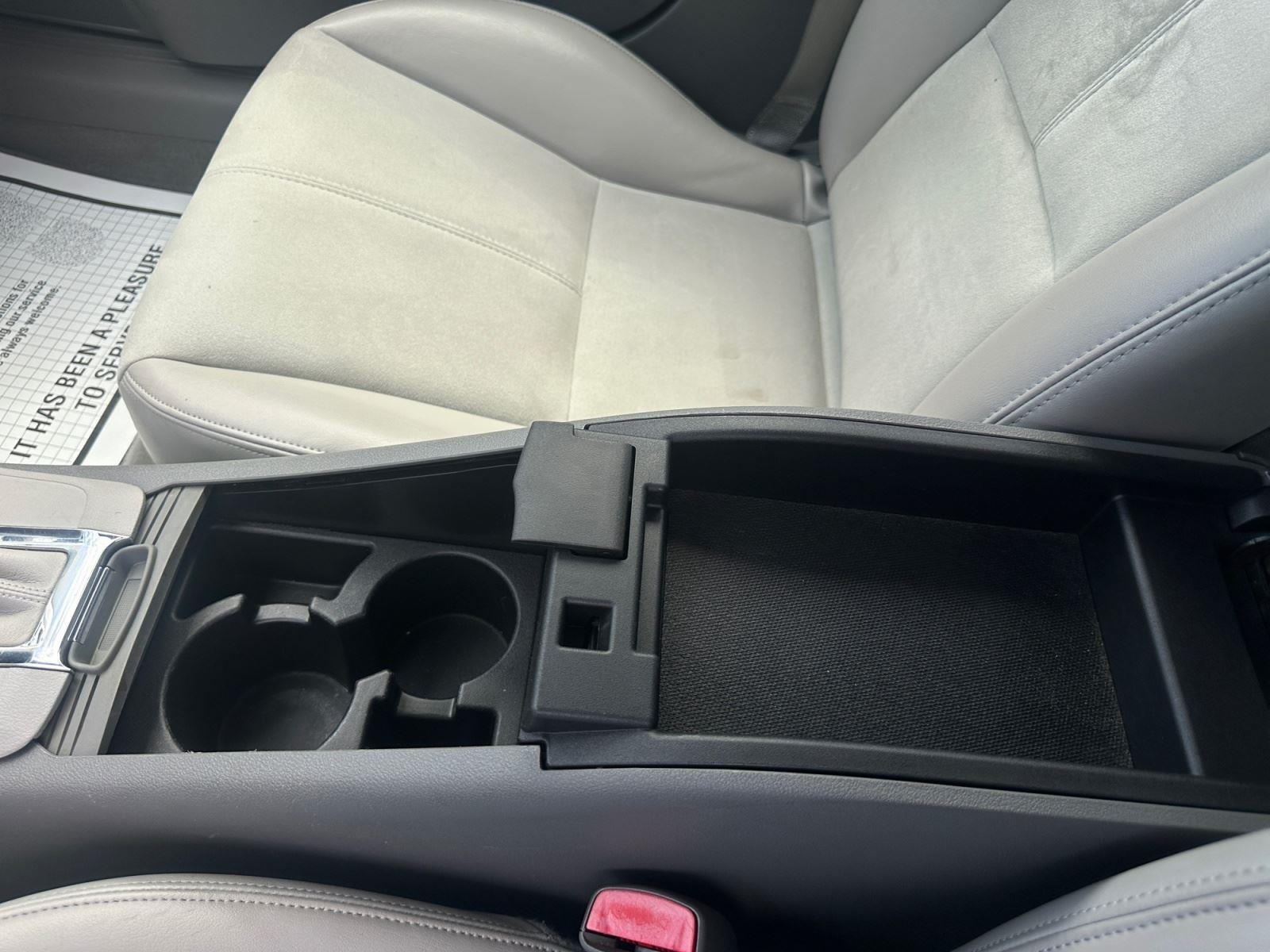 Used 2008 Silverstone Metallic Chevrolet LT w/2LT image 24