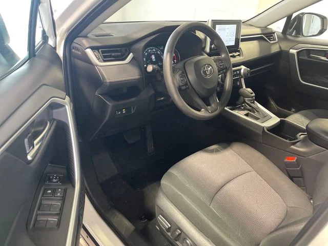 Used 2025 Ice Toyota XLE image 6