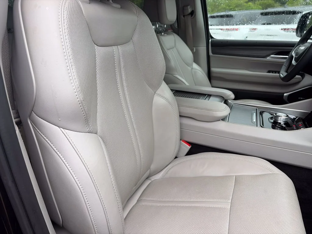 Used 2024 Black Jeep Series II image 32