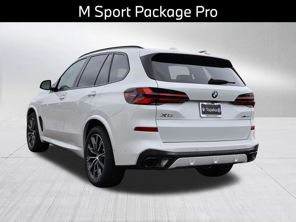 New 2026 White BMW xDrive40i image 7