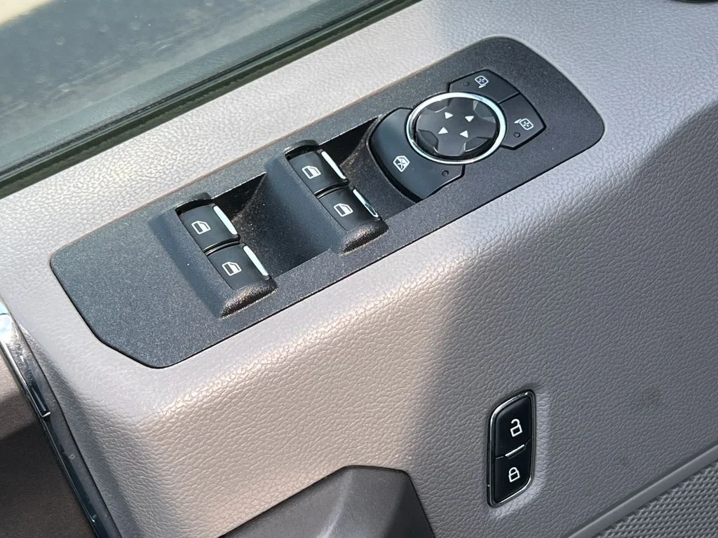 Used 2018 Black Ford XLT image 14