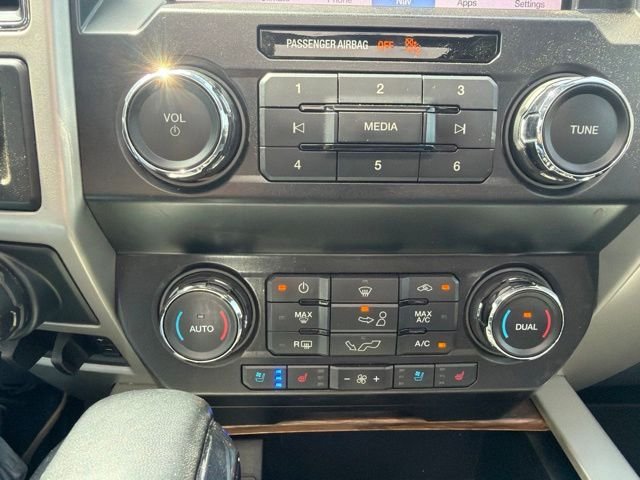 Used 2019 Silver Ford Lariat image 30