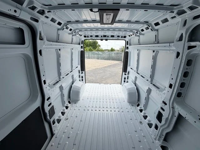 New 2026 Bright White Clear-Coat Exterior Paint RAM Tradesman image 41