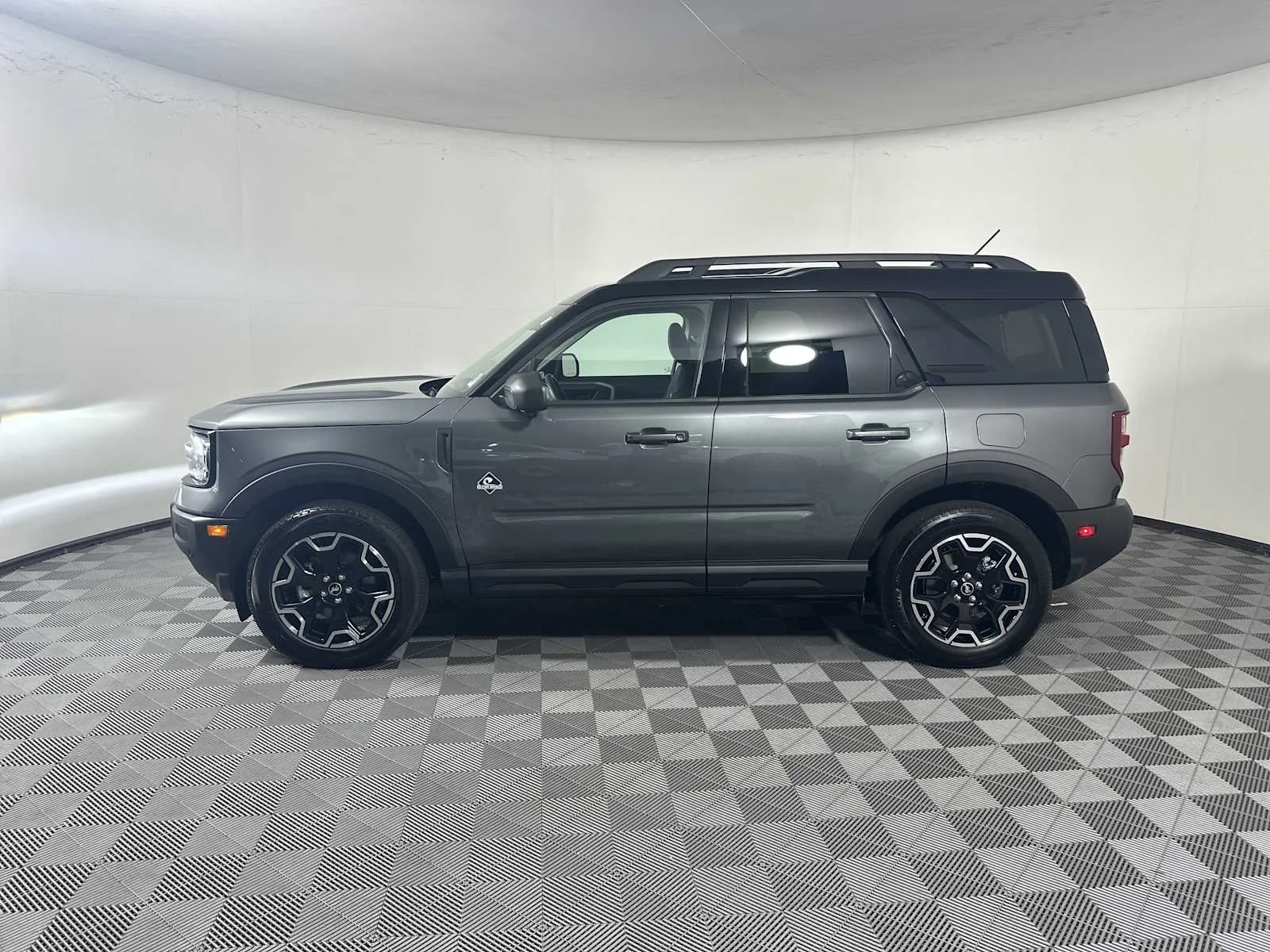 Used 2025 Carbonized Gray Ford Outer Banks image 9