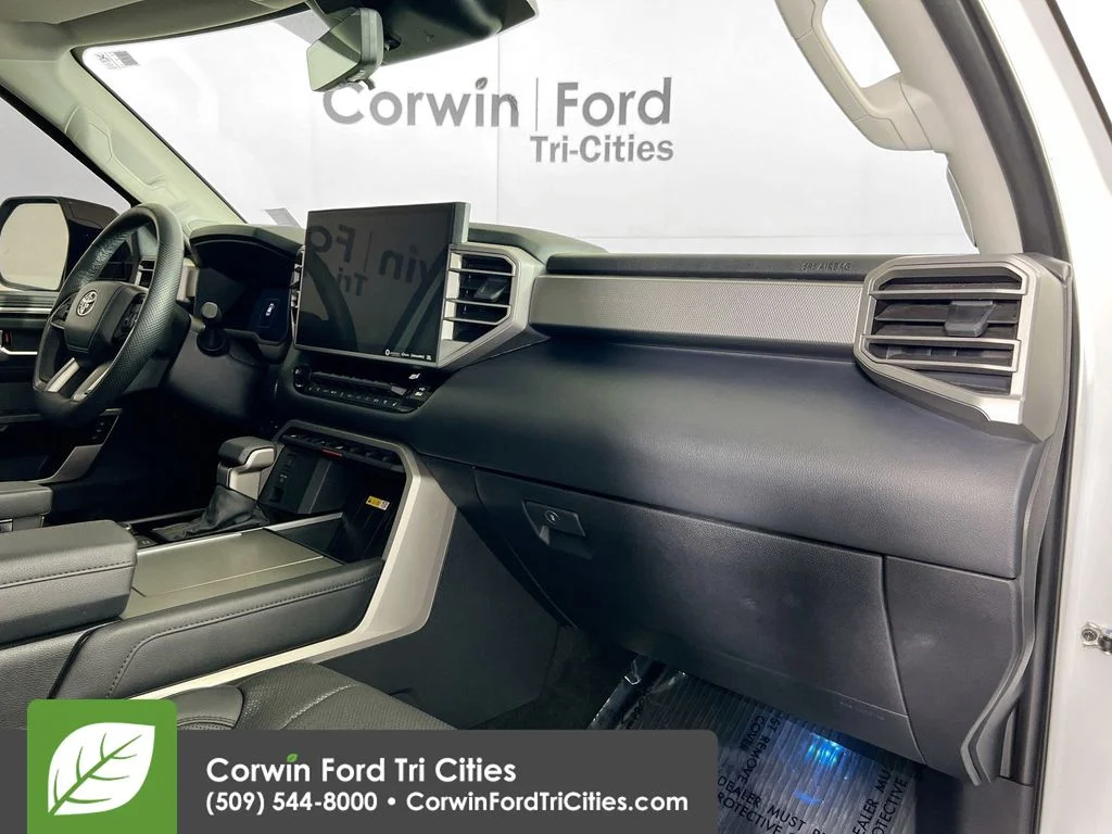 Used 2024 Wind Chill Pearl Toyota Limited image 31