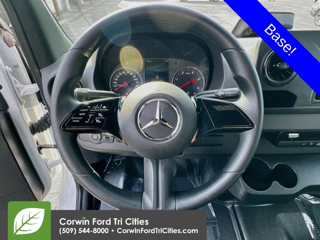 Used 2025 Arctic White Mercedes-Benz Cargo 170 WB image 6