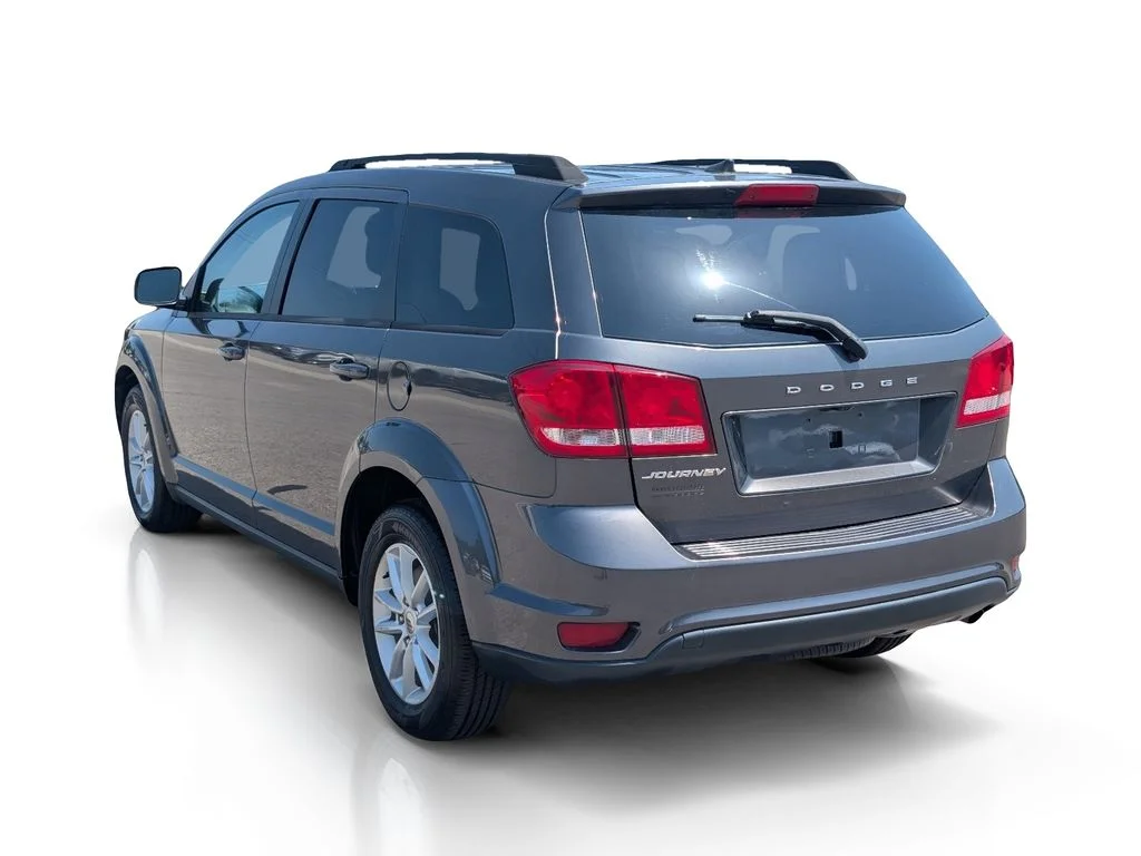 Used 2019 Gray Dodge SE image 8