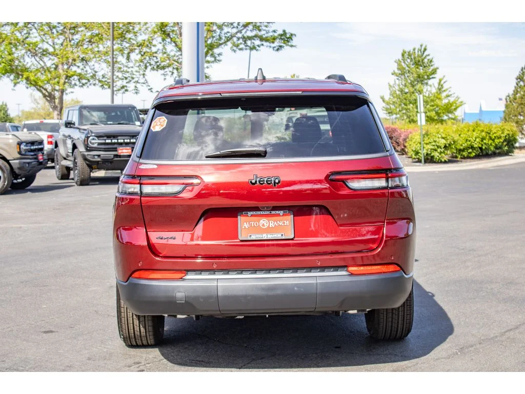 New 2026 Velvet Red Pearlcoat Jeep Laredo Altitude image 7