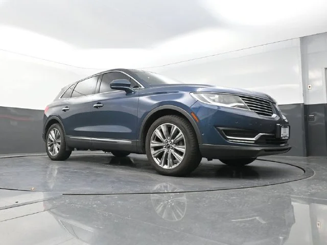 Used 2016 Blue Lincoln Reserve image 20