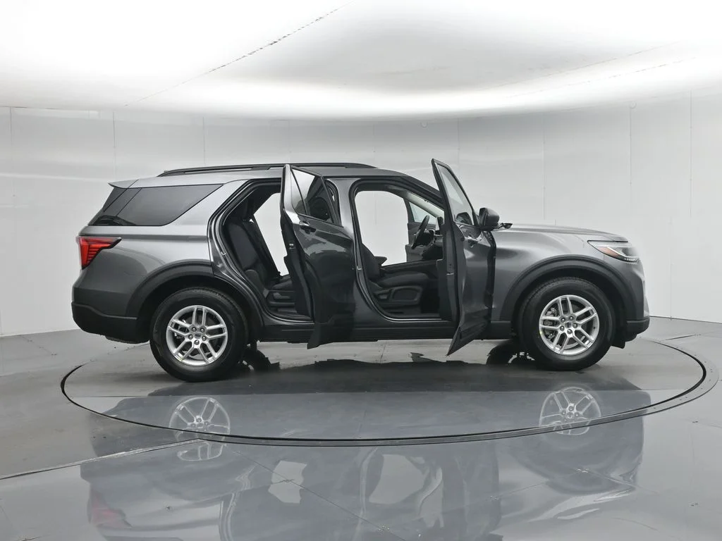New 2026 Carbonized Gray Metallic Ford Active image 4