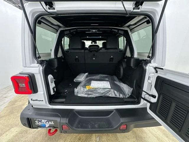 New 2026 Bright White Clear-Coat Exterior Paint Jeep Rubicon X image 22