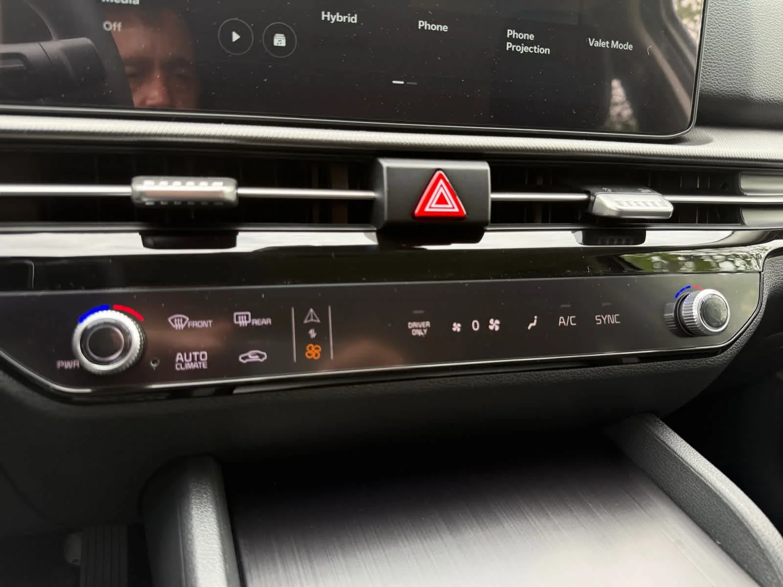 New 2026 Snow White Pearl Kia S image 17