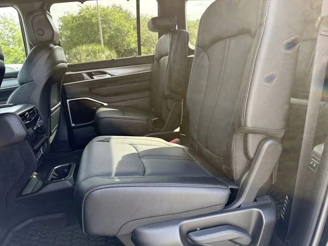 New 2026 High Gloss Black Exterior Paint Jeep Limited Reserve image 16