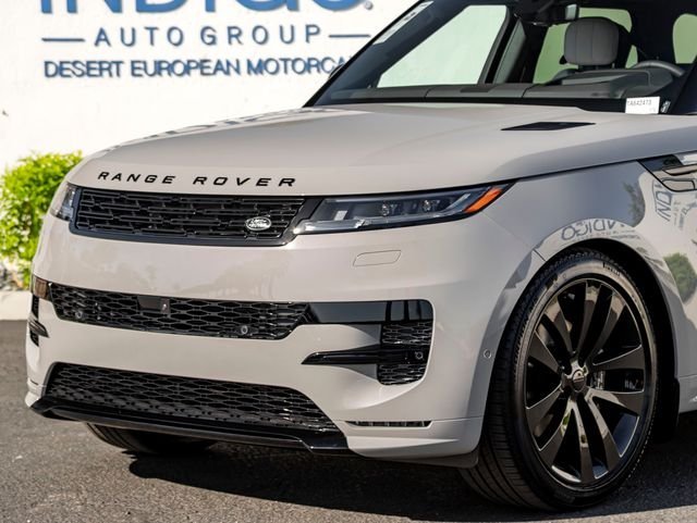 New 2026 Borasco Grey LAND ROVER Dynamic SE image 2