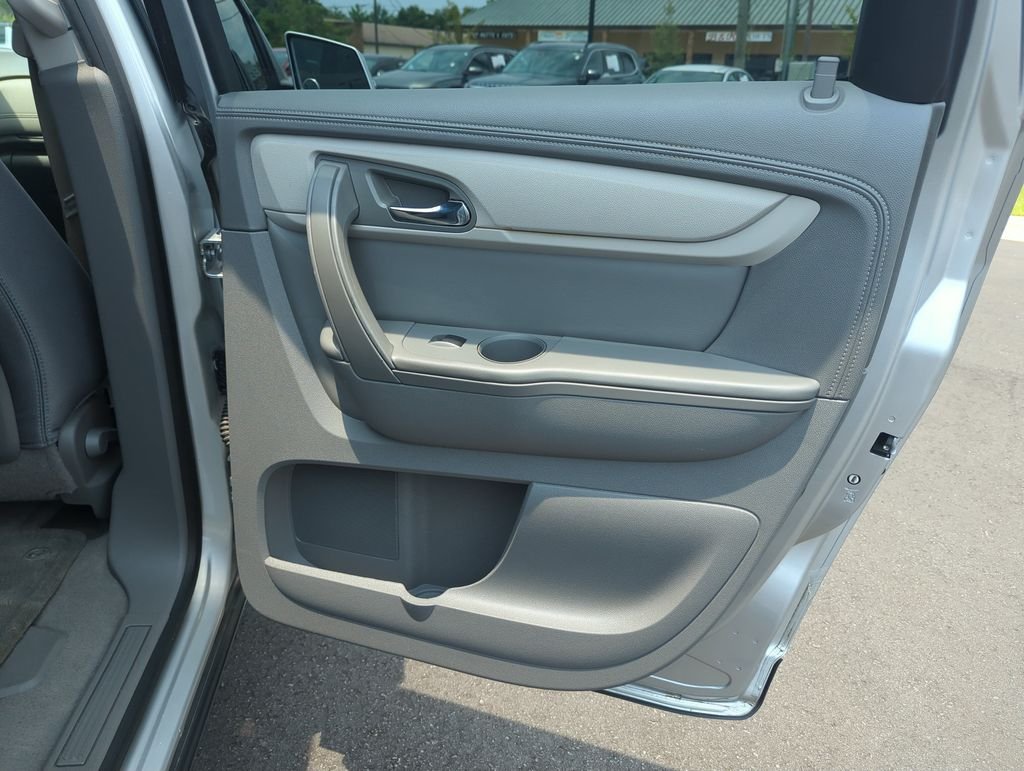 Used 2015 Silver Chevrolet 2LT image 31