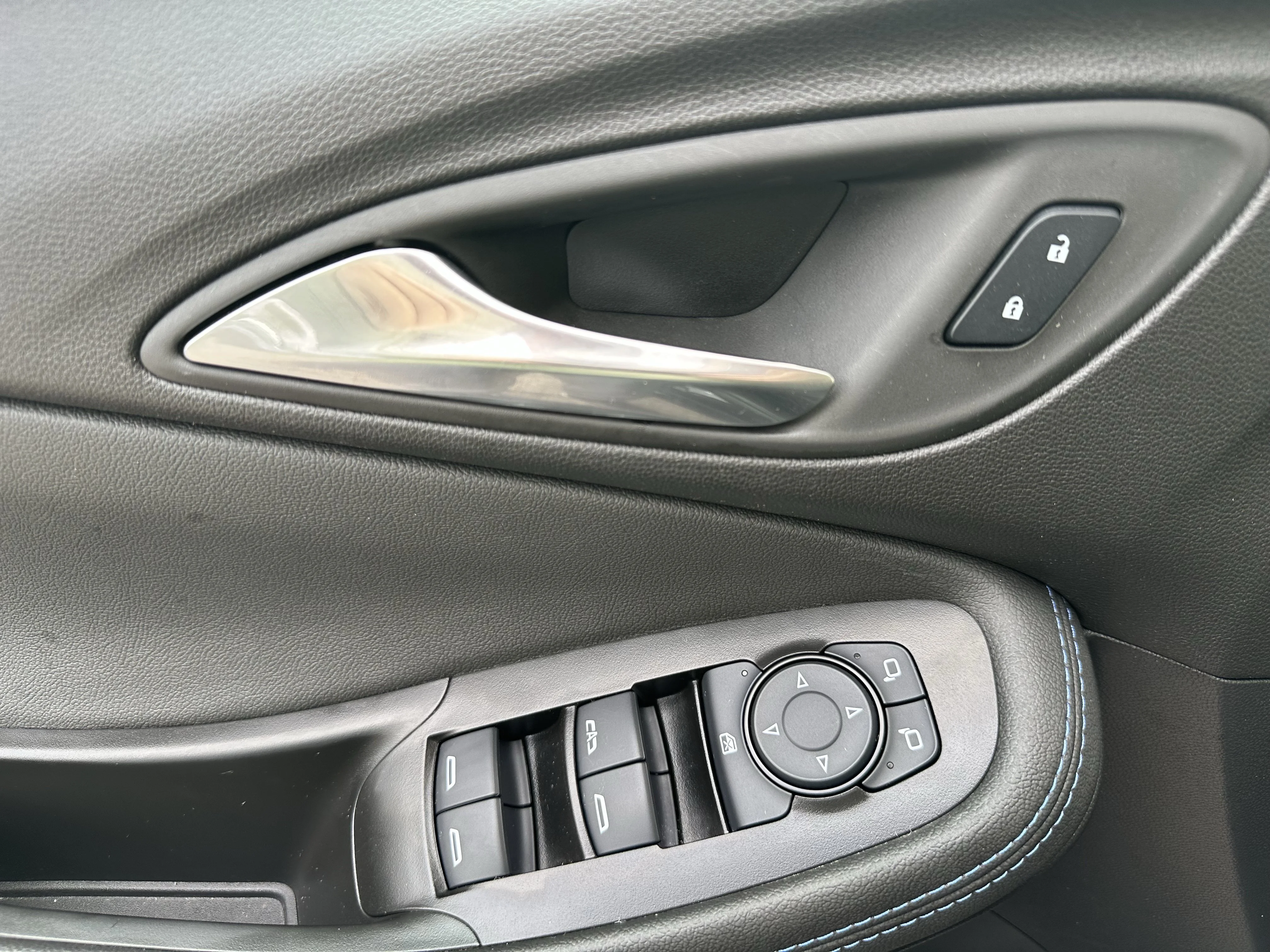 Certified Used 2026  Buick Sport Touring image 9