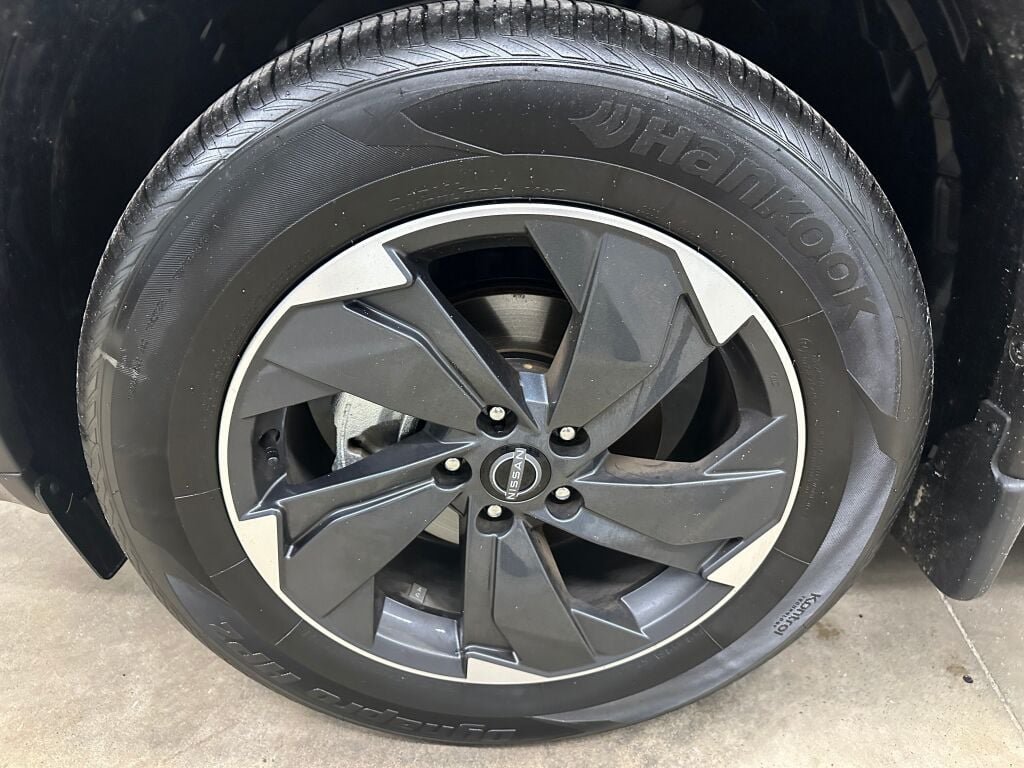 Used 2026 Super Black Nissan SV image 36