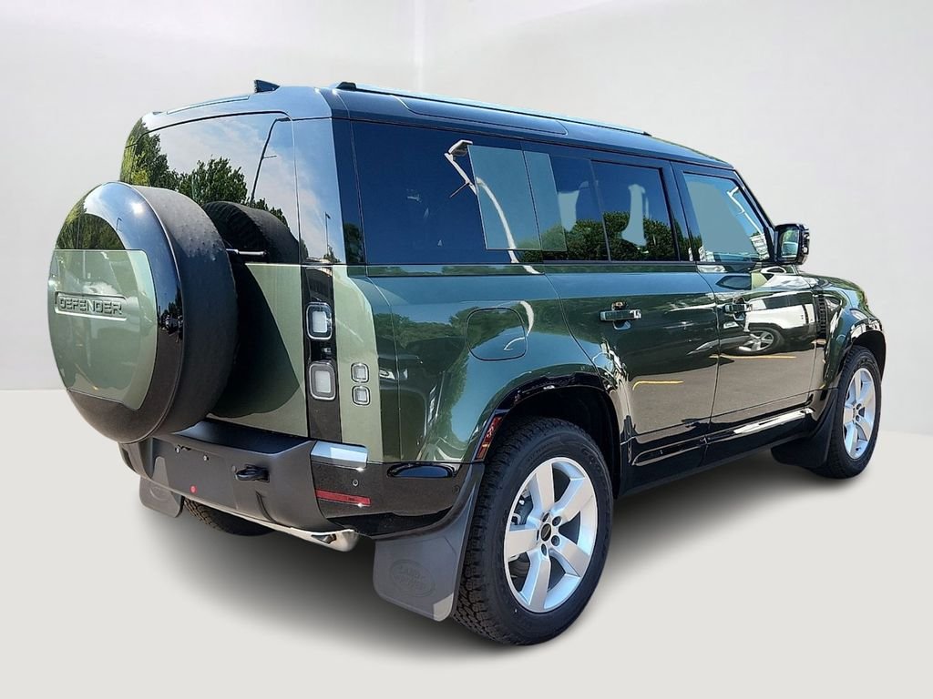 New 2026 Woolstone Green Metallic Land Rover X-Dynamic SE image 3
