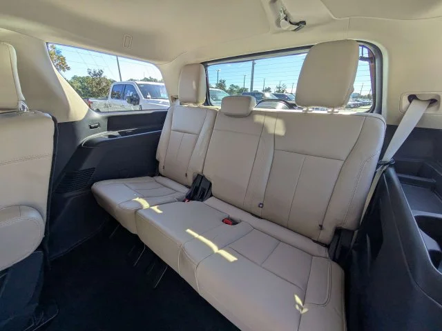 Used 2024 White Metallic Ford XLT image 15