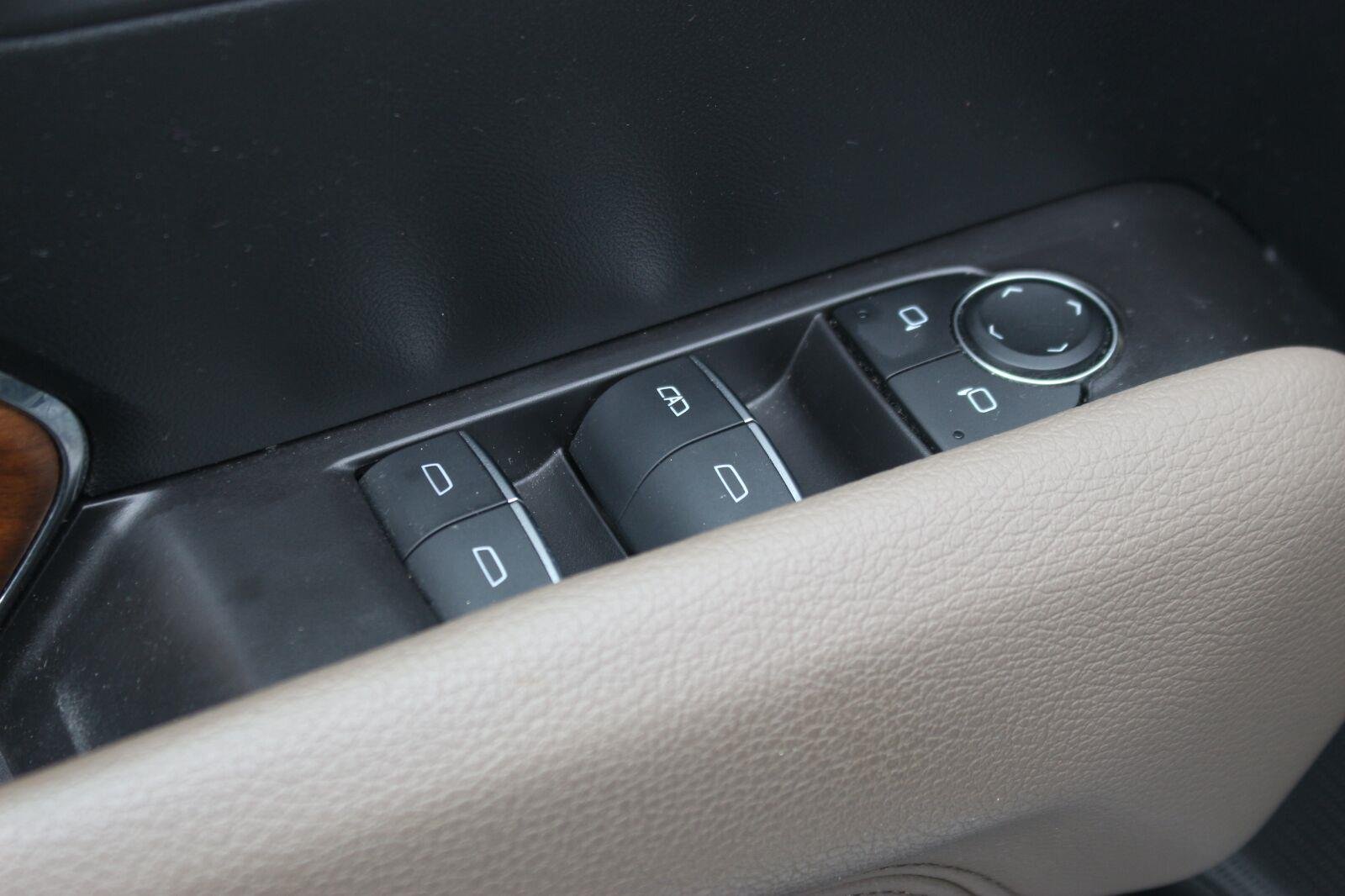 Used 2024 Summit White GMC Denali image 15