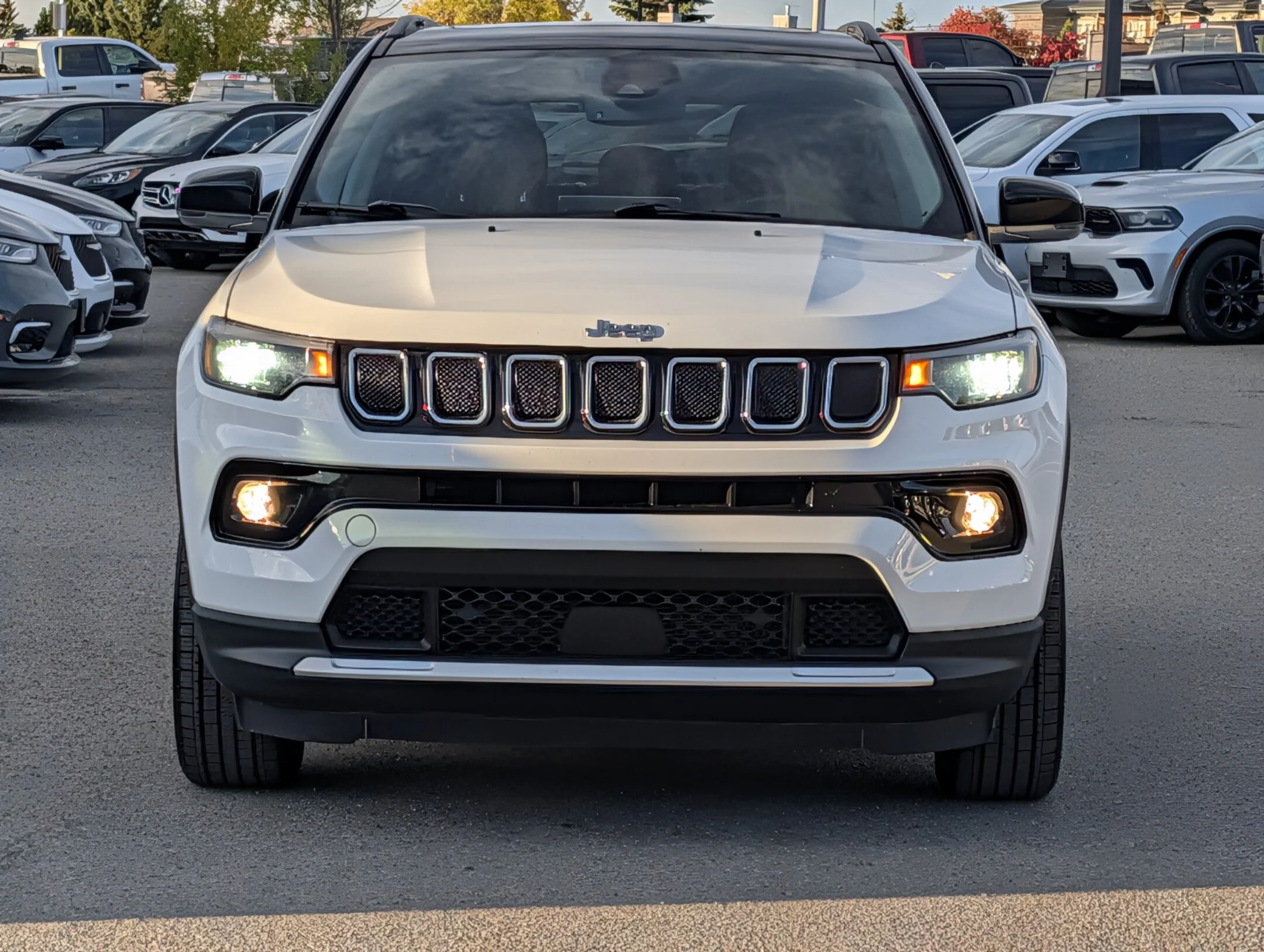 Certified Used 2022 White Jeep Limited - Sun & Sound Grp - Leather - Heated - Limited 4x4 image 3